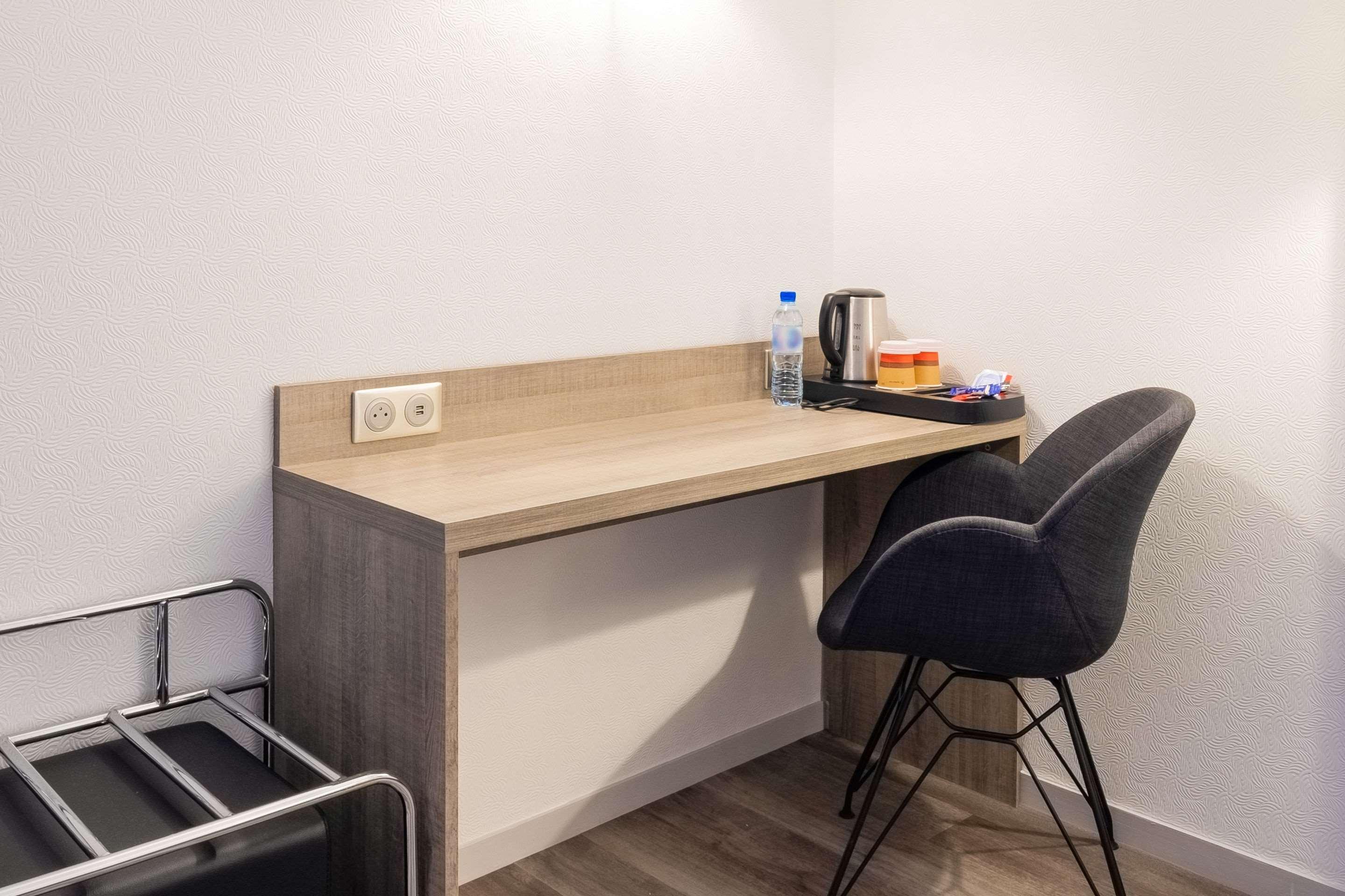 Hotel Le Circuit Le Mans Ngoại thất bức ảnh