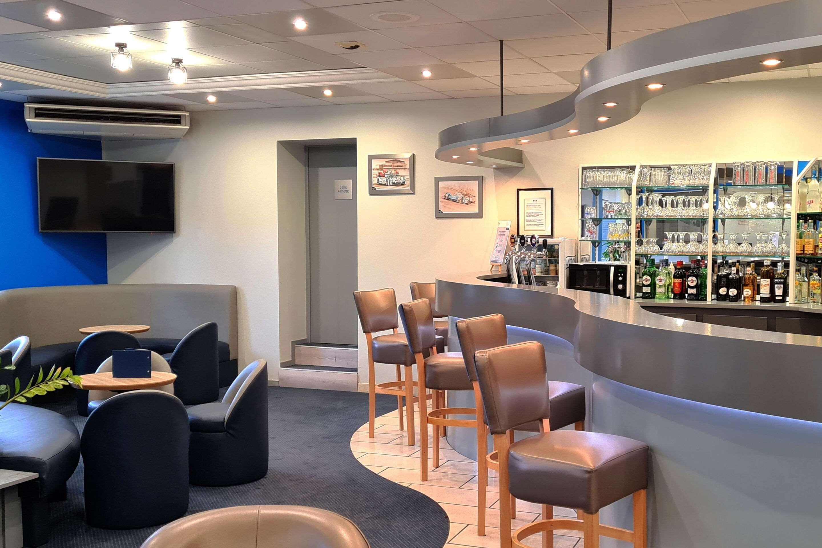 Hotel Le Circuit Le Mans Ngoại thất bức ảnh